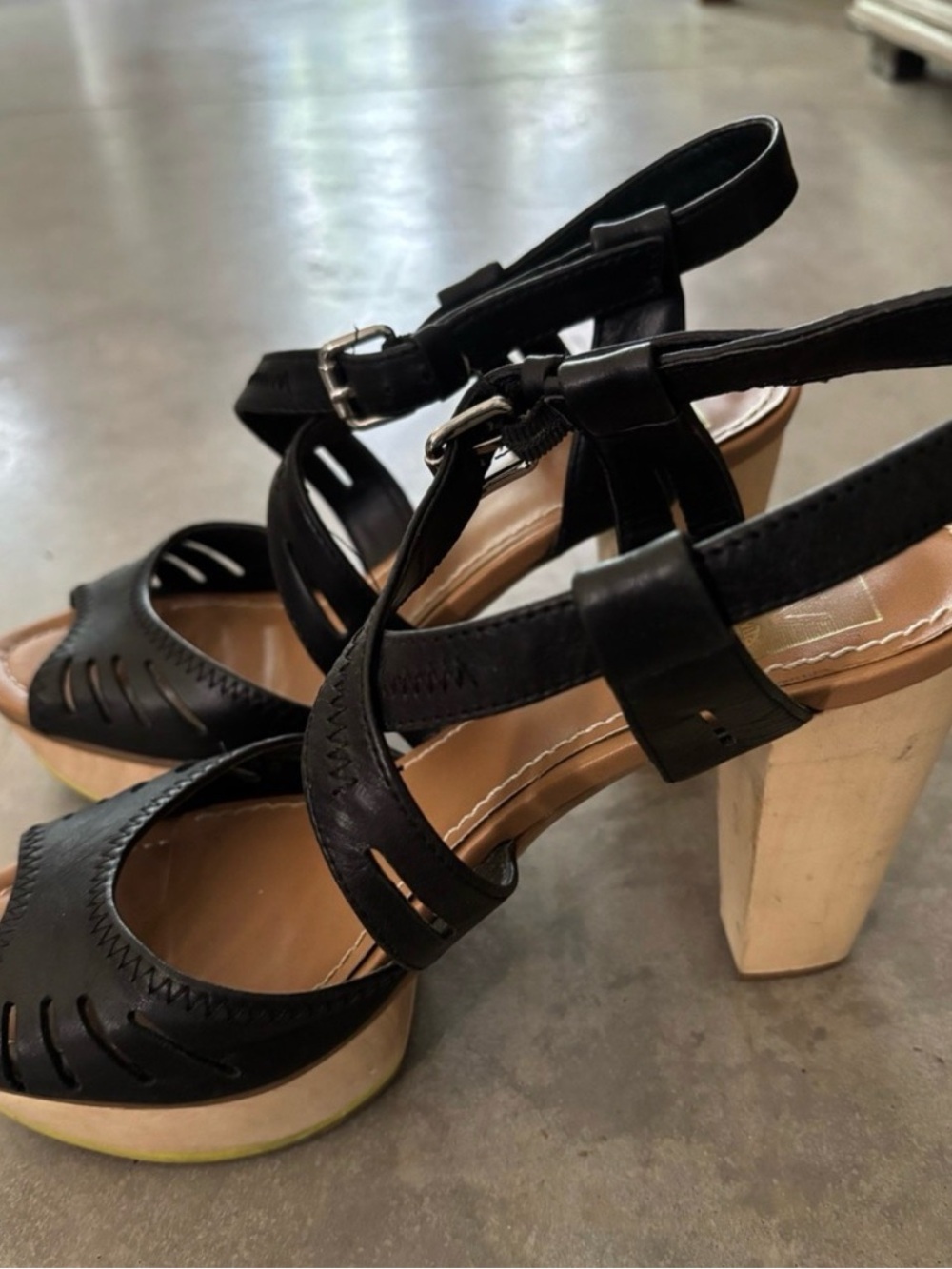 Black DV leather sandal size 8.5
